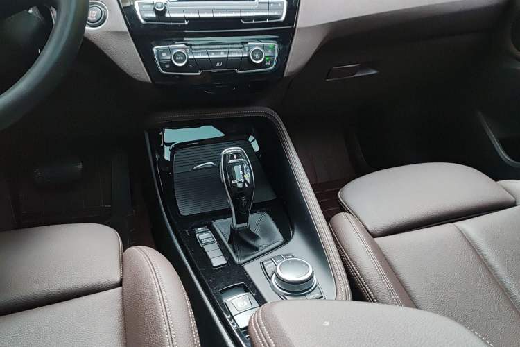 Used BMW X1 2020 sDrive20Li Premium Edition Gear Lever