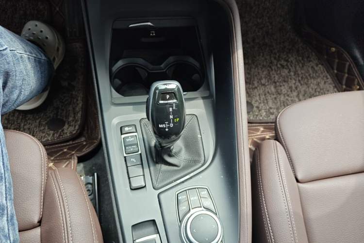 Used BMW X1 2020 sDrive25Li Leading Model Gear Lever