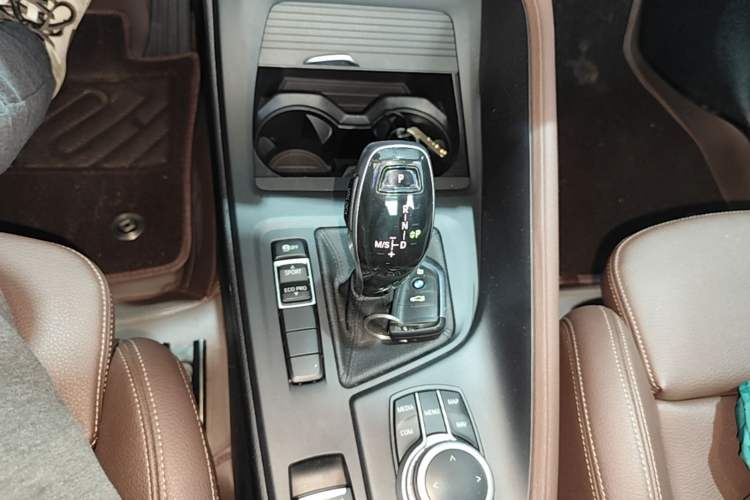Used BMW X1 2020 sDrive25Li Leading Model Gear Lever