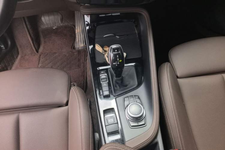 Used BMW X1 2020 xDrive25Li Luxury Edition Gear Lever