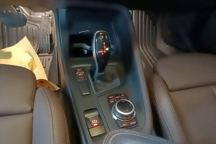 Used BMW X1 2020 sDrive25Li Leading Model Gear Lever