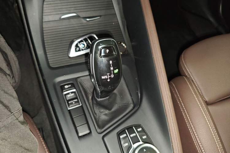 Used BMW X1 2020 sDrive25Li Leading Model Gear Lever