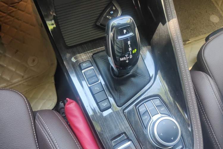 Used BMW X1 2020 xDrive25Li Luxury Edition Gear Lever