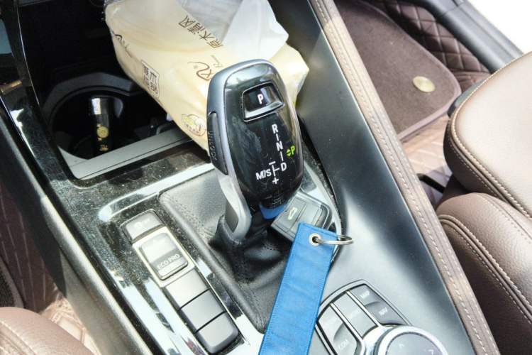 Used BMW X1 2020 sDrive20Li Premium Edition Gear Lever