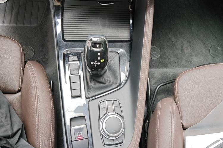Used BMW X1 2020 sDrive20Li Premium Edition Gear Lever