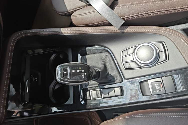 Used BMW X1 2020 sDrive20Li Premium Edition Gear Lever