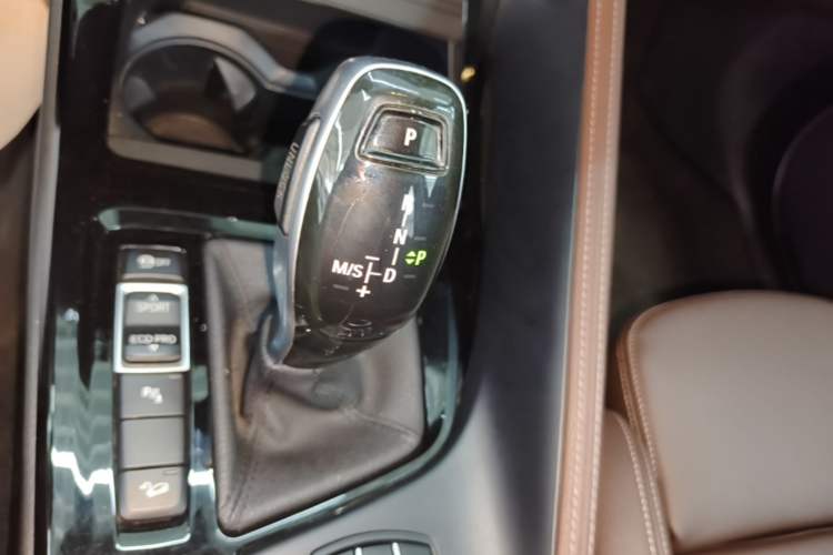 Used BMW X1 2020 xDrive25Li Luxury Edition Gear Lever