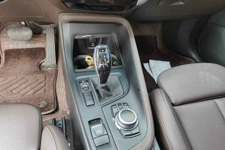 Used BMW X1 2020 sDrive25Li Leading Model Gear Lever