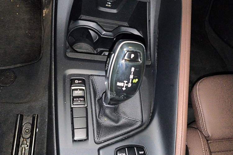 Used BMW X1 2020 sDrive25Li Leading Model Gear Lever