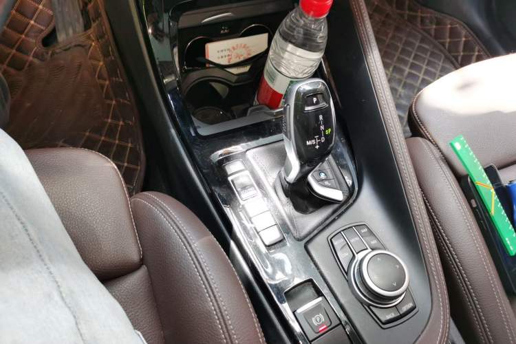 Used BMW X1 2020 xDrive25Li Luxury Edition Gear Lever