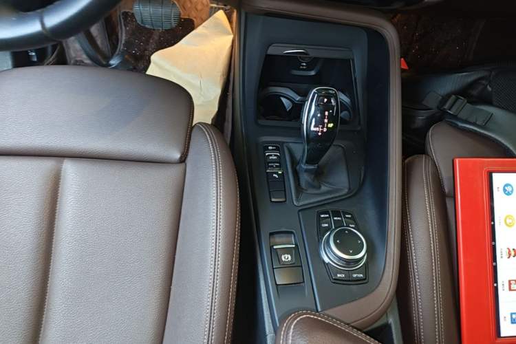 Used BMW X1 2020 sDrive25Li Leading Model Gear Lever