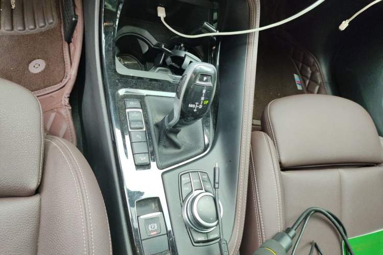 Used BMW X1 2020 xDrive25Li Luxury Edition Gear Lever
