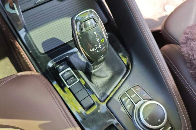 Used BMW X1 2020 sDrive20Li Premium Edition Gear Lever