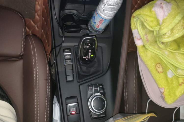 Used BMW X1 2020 sDrive25Li Leading Model Gear Lever