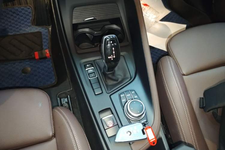 Used BMW X1 2020 sDrive25Li Leading Model Gear Lever