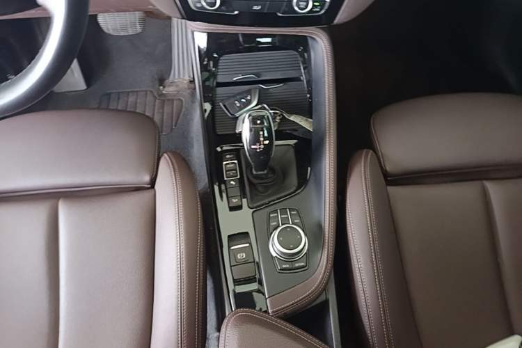 Used BMW X1 2020 xDrive25Li Luxury Edition Gear Lever
