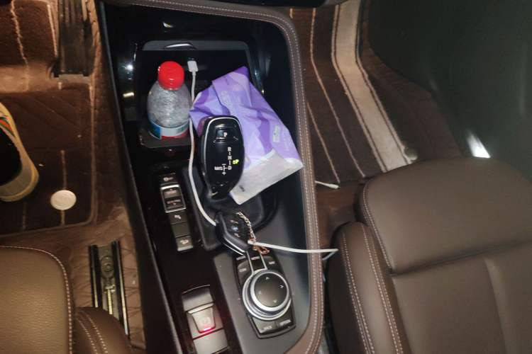 Used BMW X1 2020 xDrive25Li Luxury Edition Gear Lever