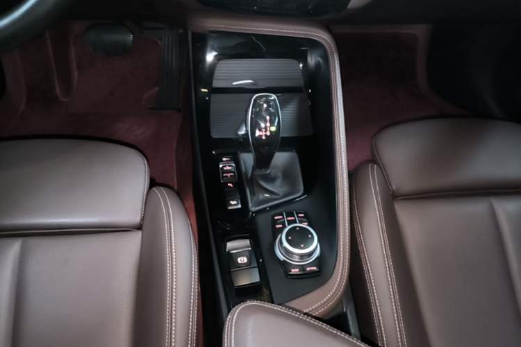 Used BMW X1 2020 xDrive25Li Luxury Edition Gear Lever