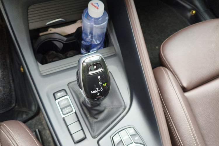 Used BMW X1 2020 sDrive25Li Leading Model Gear Lever