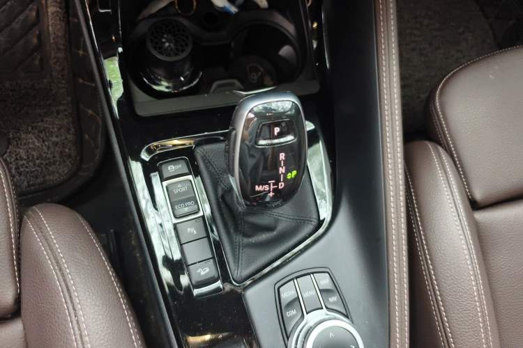 Used BMW X1 2020 xDrive25Li Luxury Edition Gear Lever