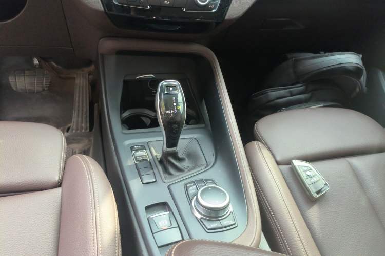 Used BMW X1 2020 sDrive25Li Leading Model Gear Lever