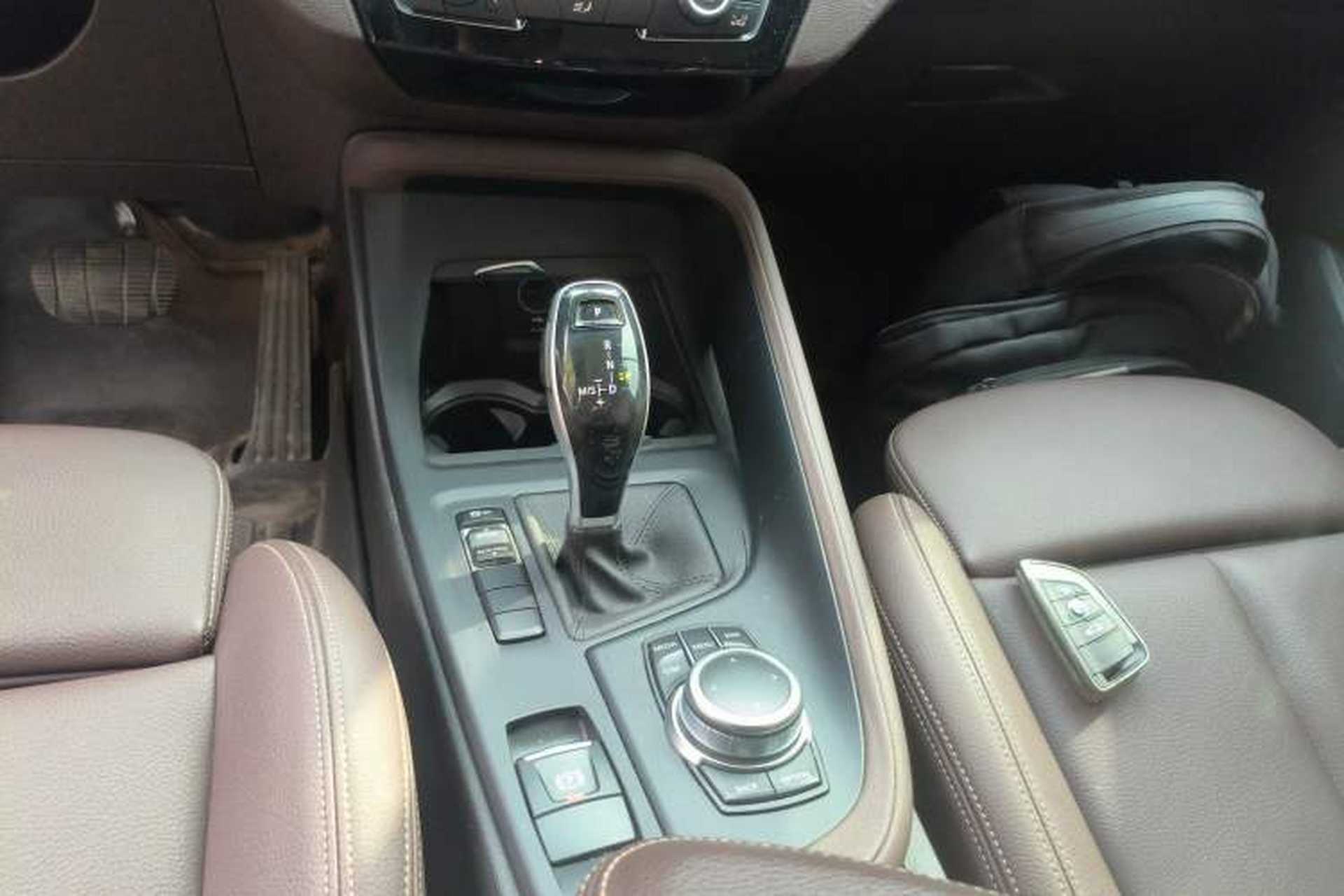Used BMW X1 2020 sDrive25Li Leading Model Gear Lever