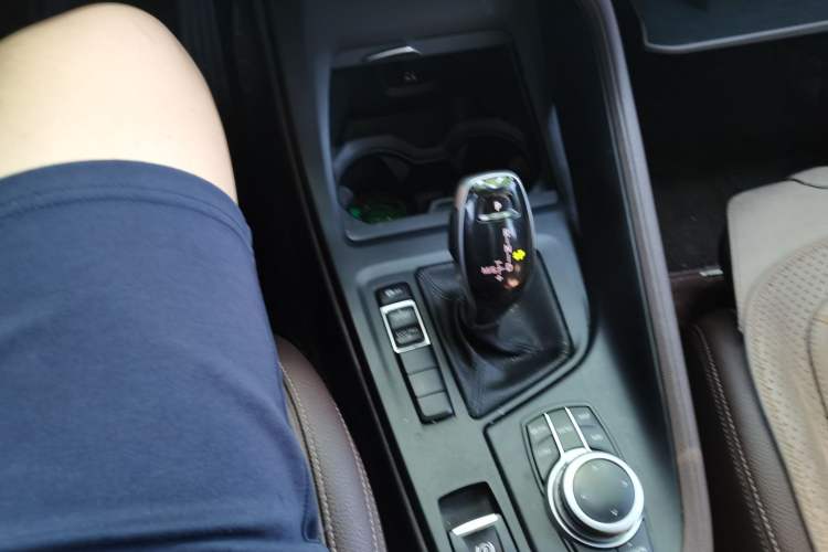 Used BMW X1 2020 sDrive25Li Leading Model Gear Lever