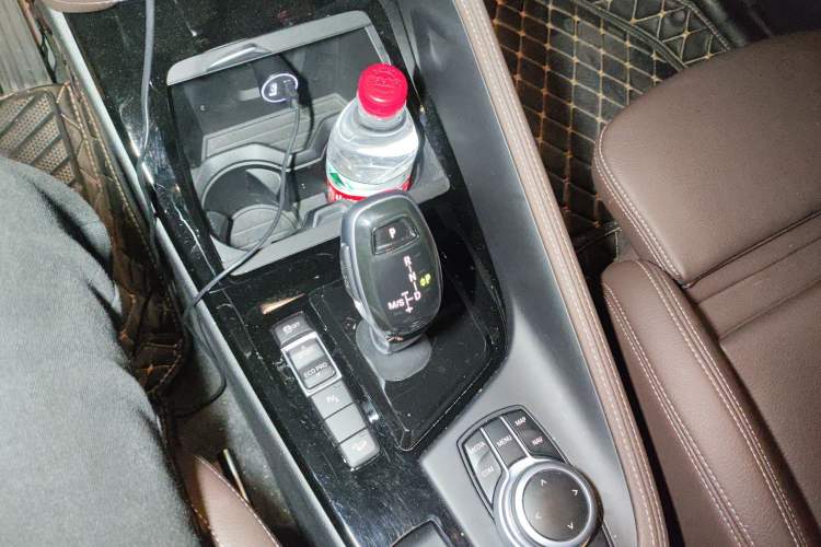 Used BMW X1 2020 xDrive25Li Luxury Edition Gear Lever