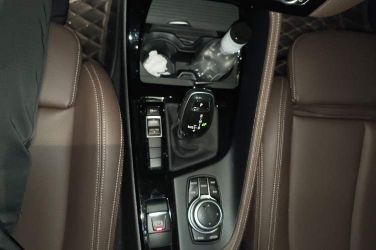 Used BMW X1 2020 sDrive20Li Premium Edition Gear Lever