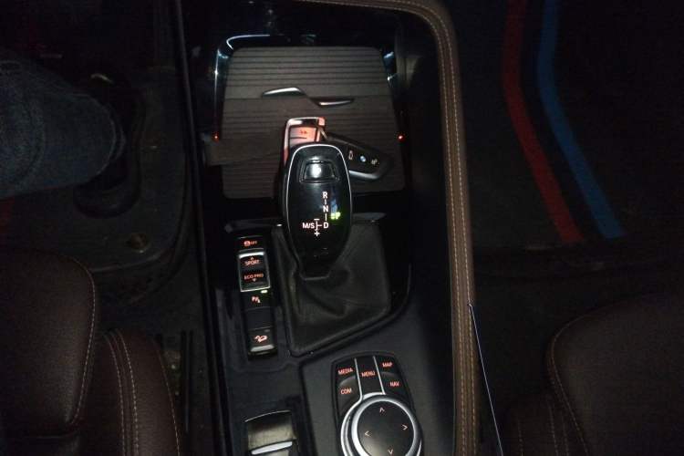Used BMW X1 2020 xDrive25Li Luxury Edition Gear Lever