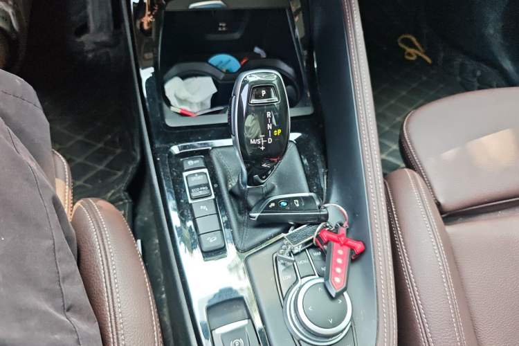 Used BMW X1 2020 xDrive25Li Luxury Edition Gear Lever