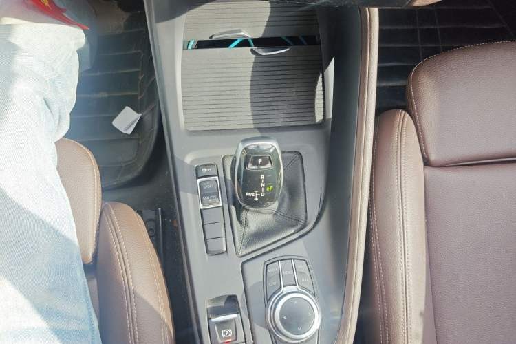 Used BMW X1 2020 sDrive25Li Leading Model Gear Lever