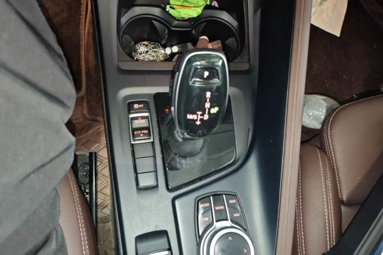 Used BMW X1 2020 sDrive25Li Leading Model Gear Lever