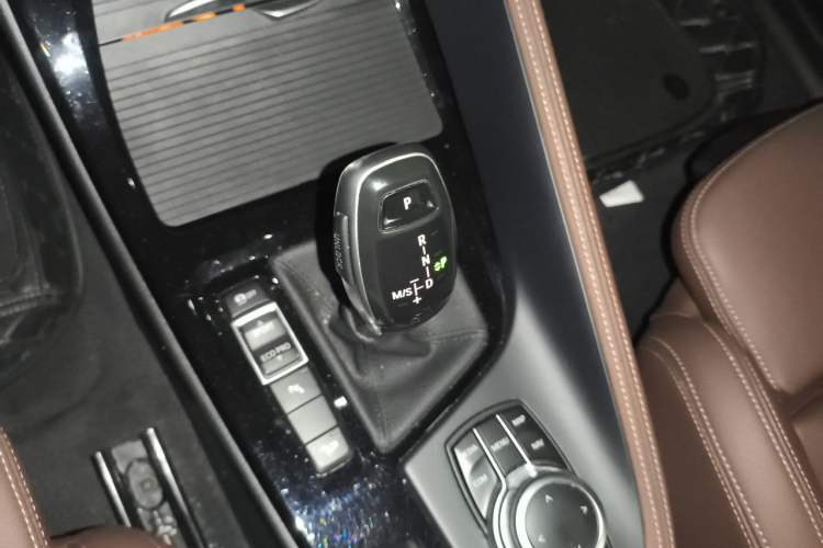 Used BMW X1 2020 xDrive25Li Luxury Edition Gear Lever