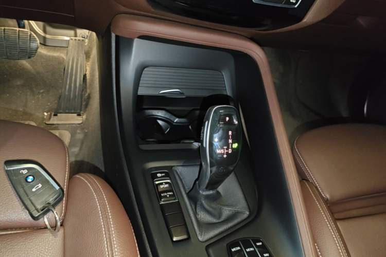 Used BMW X1 2020 sDrive25Li Leading Model Gear Lever