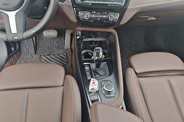 Used BMW X1 2020 xDrive25Li Luxury Edition Gear Lever