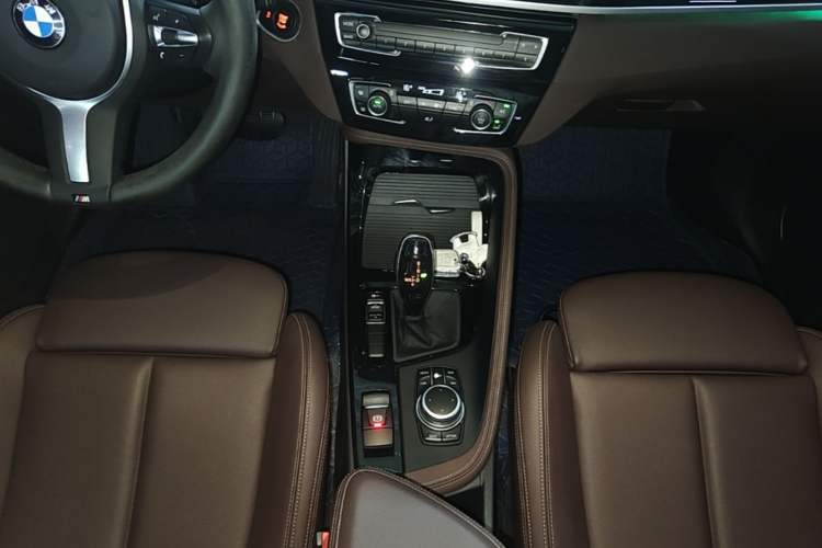 Used BMW X1 2020 sDrive20Li Premium Edition Gear Lever