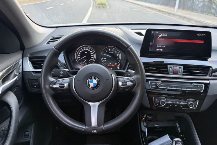 Used BMW X1 2020 sDrive20Li Premium Edition Interior 10