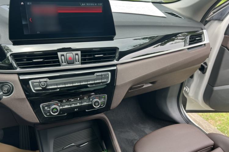 Used BMW X1 2020 sDrive25Li Leading Model Interior 2