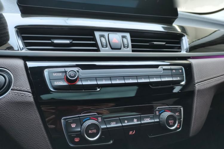 Used BMW X1 2020 xDrive25Li Luxury Edition Interior 4
