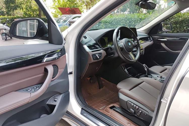 Used BMW X1 2020 sDrive20Li Premium Edition Interior 4