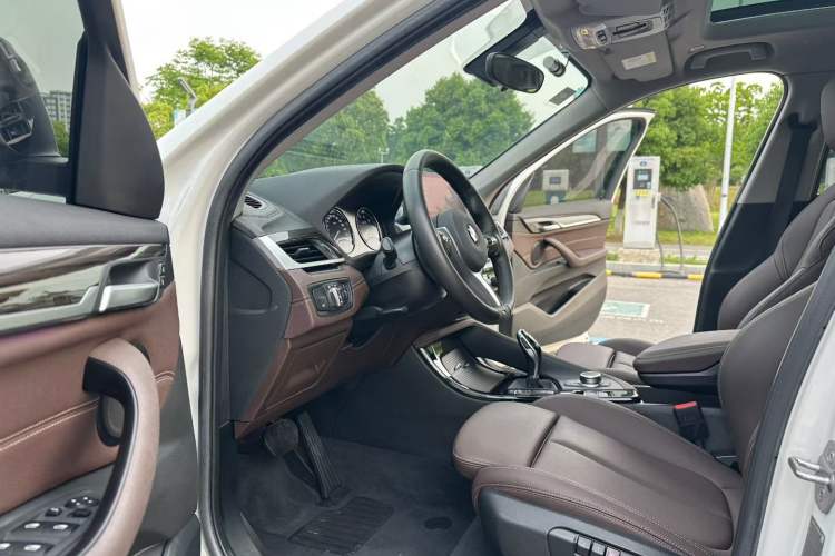Used BMW X1 2020 xDrive25Li Luxury Edition Interior 5