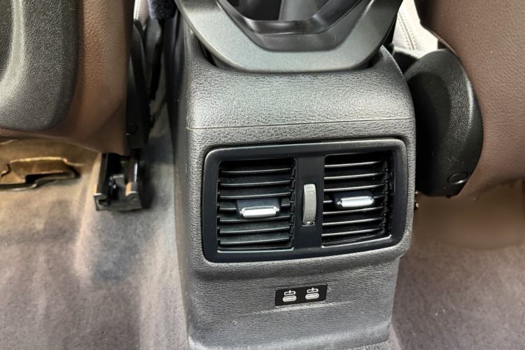 Used BMW X1 2020 sDrive20Li Premium Edition Interior 6