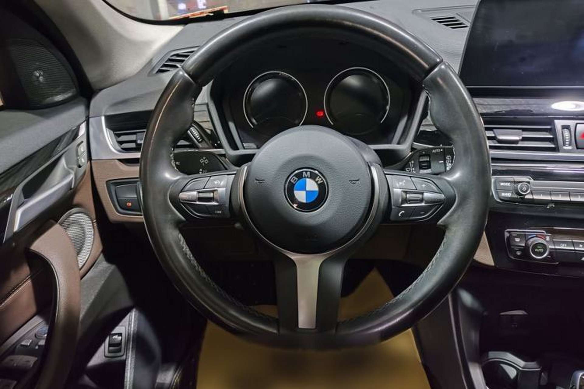 Used BMW X1 2020 sDrive25Li Leading Model Interior 9
