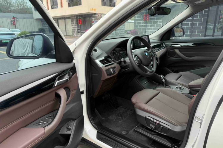 Used BMW X1 2020 sDrive25Li Leading Model Interior 9