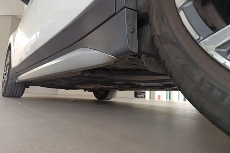 Used BMW X1 2020 xDrive25Li Luxury Edition Left Side Sill
