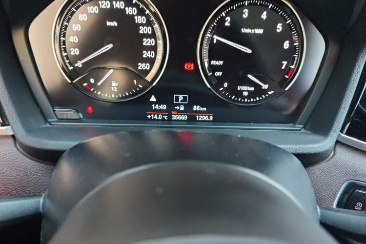 Used BMW X1 2020 sDrive20Li Fashion Model Odometer Close Up