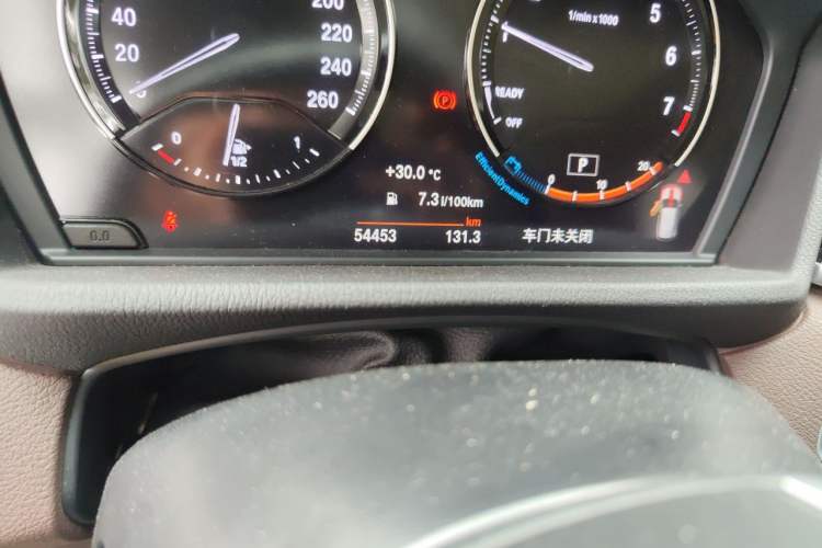 Used BMW X1 2020 sDrive25Li Leading Model Odometer Close Up