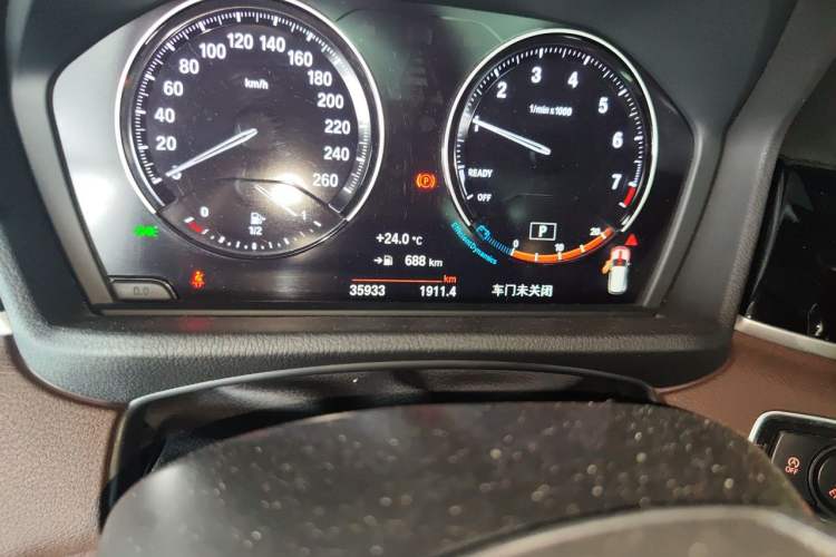 Used BMW X1 2020 sDrive25Li Leading Model Odometer Close Up