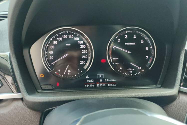 Used BMW X1 2020 sDrive20Li Fashion Model Odometer Close Up